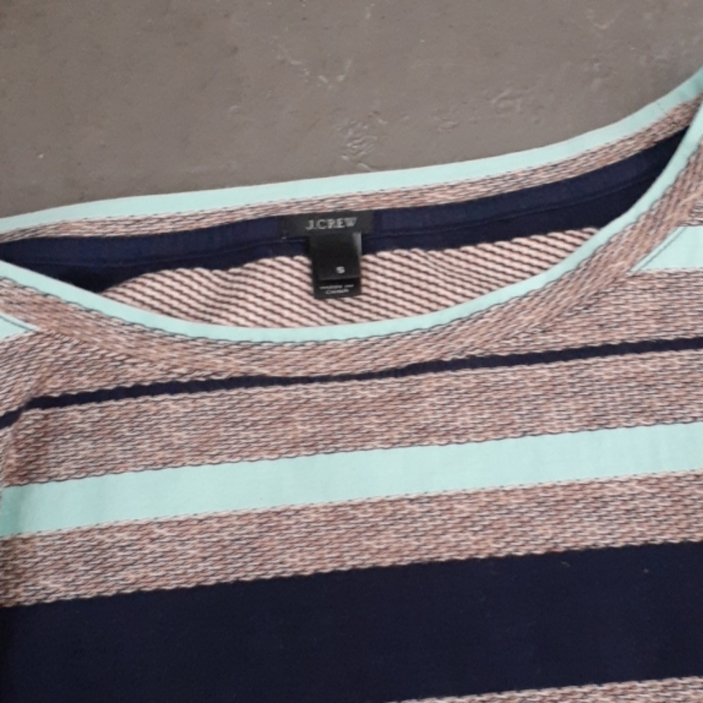 Sweaters - Picture 4 of 4
